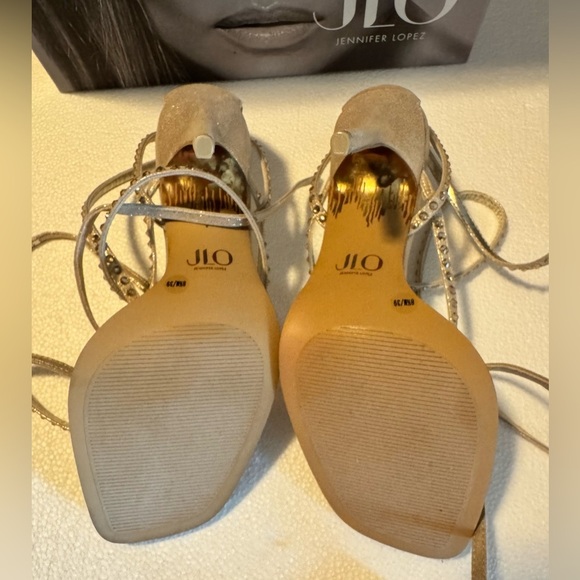 JLO Gardina Strappy Lace Up Heel Light
Gold Champagne - Picture 14 of 16